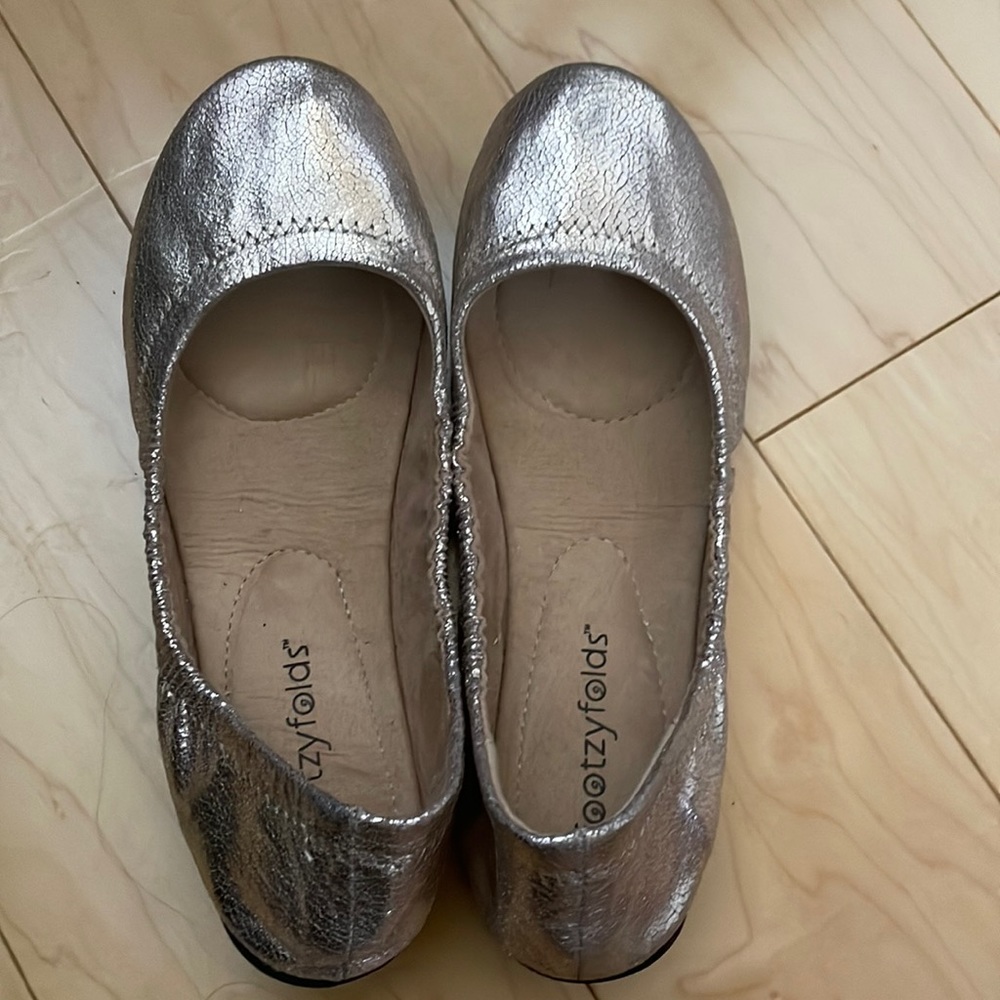 Footzyfolds ballerina slip on.